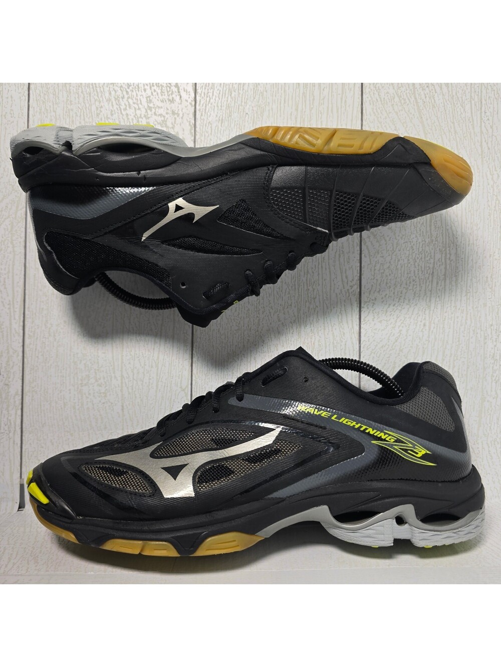 Mizuno Wave Lightning Z3 Men’s Size 11 Volleyball Shoes Black Silver Neon Yellow